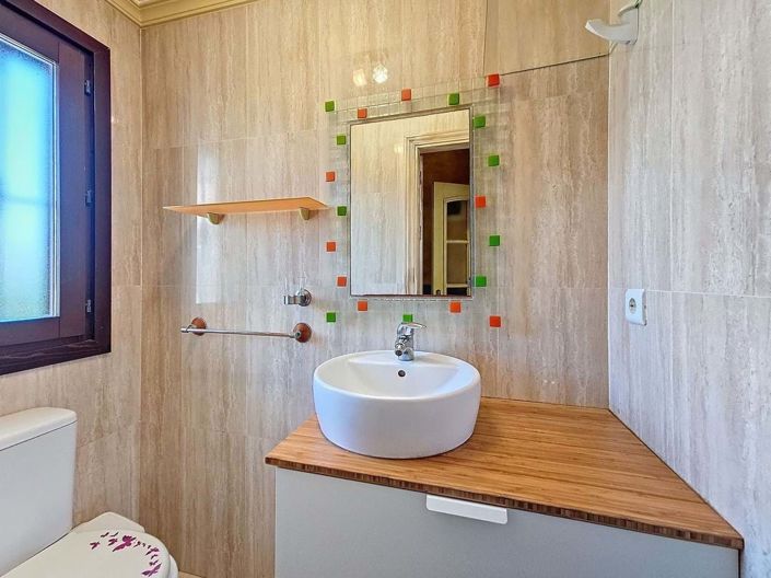 Image No.28-4 Bed Townhouse for sale