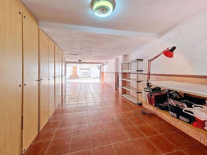 Image No.30-4 Bed Townhouse for sale