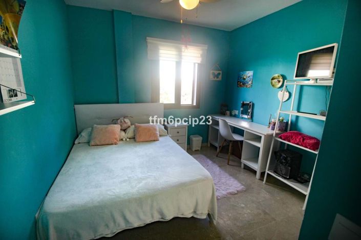 Image No.12-3 Bed Townhouse for sale