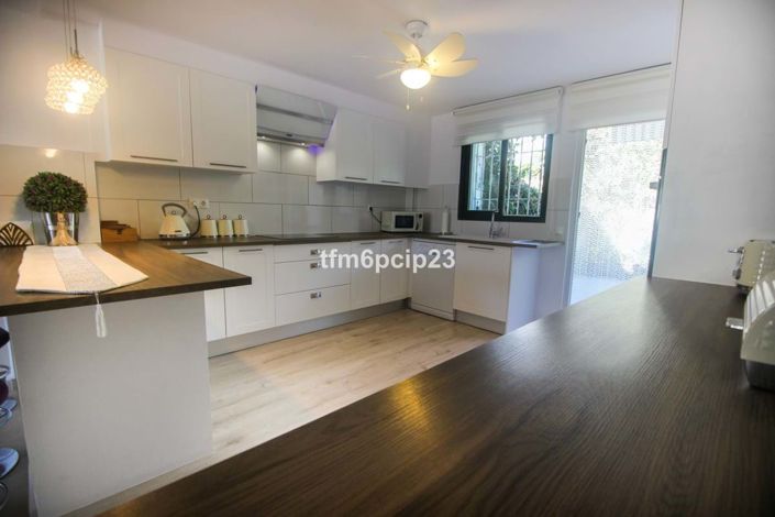 Image No.13-3 Bed Townhouse for sale