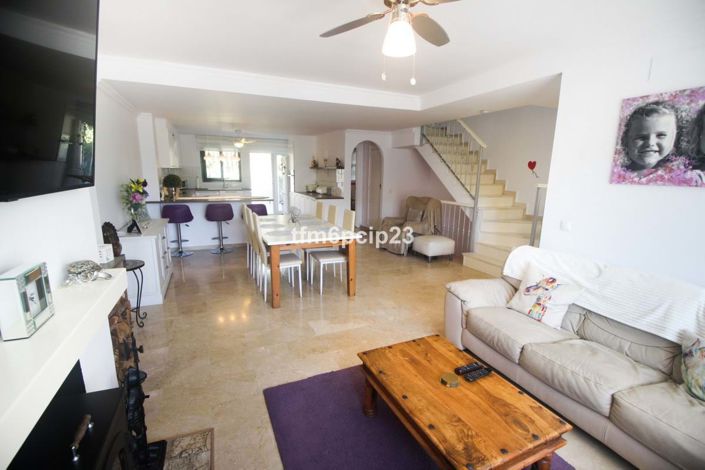 Image No.17-3 Bed Townhouse for sale