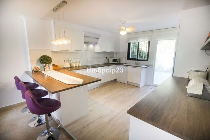 Image No.4-3 Bed Townhouse for sale