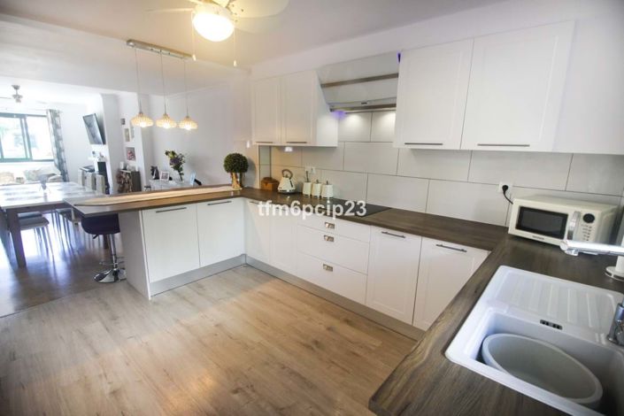 Image No.6-3 Bed Townhouse for sale