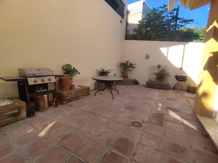 Image No.20-3 Bed Townhouse for sale