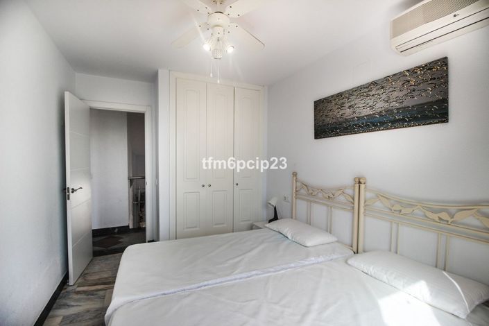 Image No.18-5 Bed Townhouse for sale