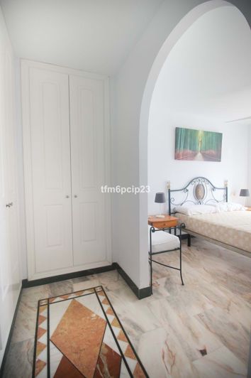 Image No.20-5 Bed Townhouse for sale