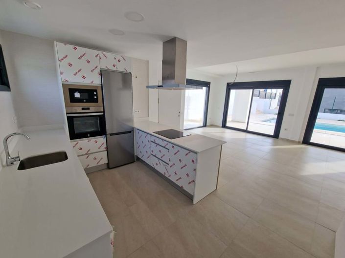 Image No.4-Villa de 4 chambres à vendre à Malaga