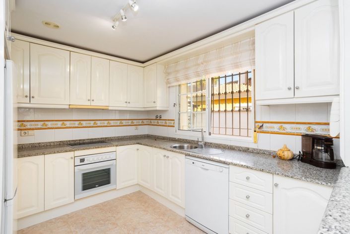 Image No.12-4 Bed Villa for sale