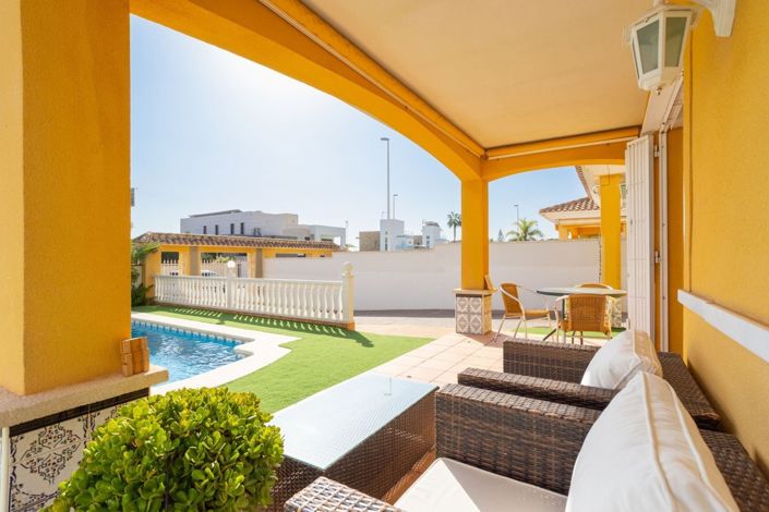 Image No.3-4 Bed Villa for sale