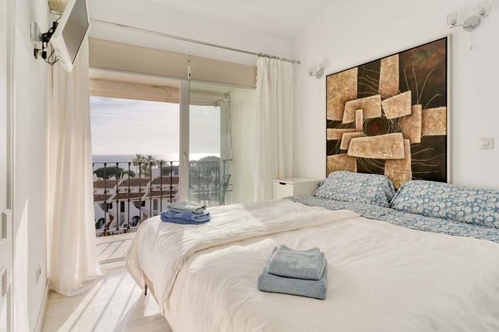 Image No.18-3 Bed Apartment for sale