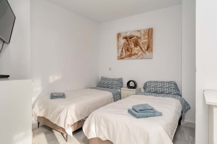 Image No.21-3 Bed Apartment for sale