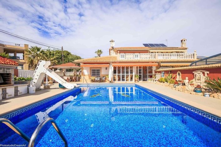 Image No.1-Villa de 5 chambres à vendre à Orihuela Costa