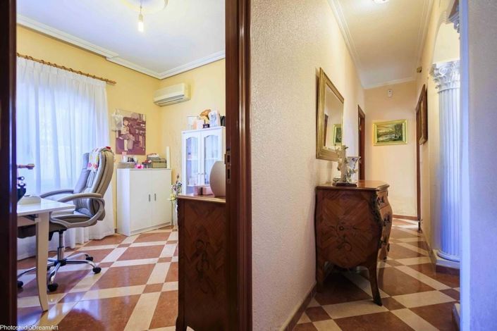 Image No.17-5 Bed Villa for sale