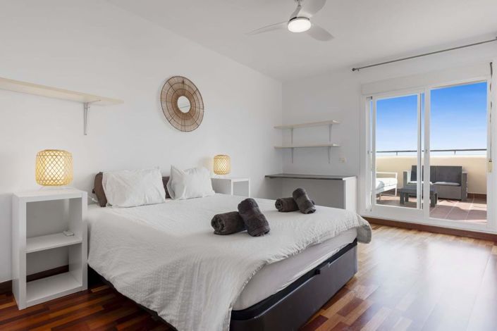 Image No.29-4 Bed Townhouse for sale