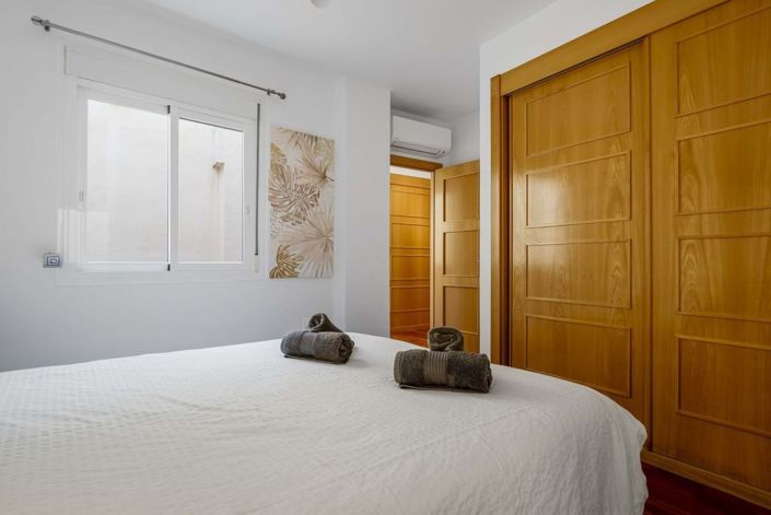 Image No.34-4 Bed Townhouse for sale