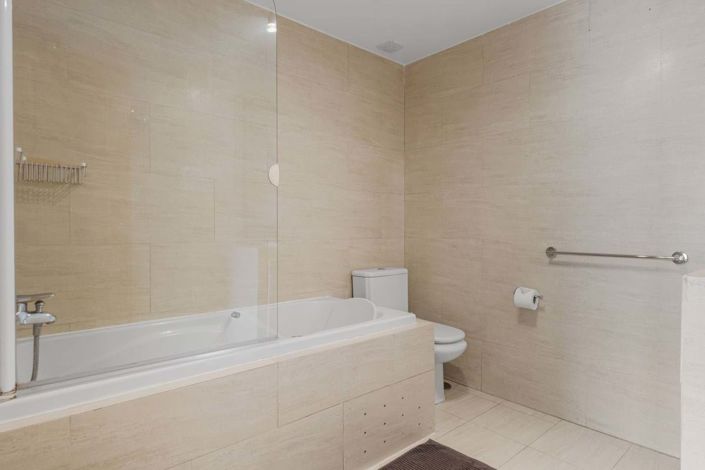 Image No.37-4 Bed Townhouse for sale