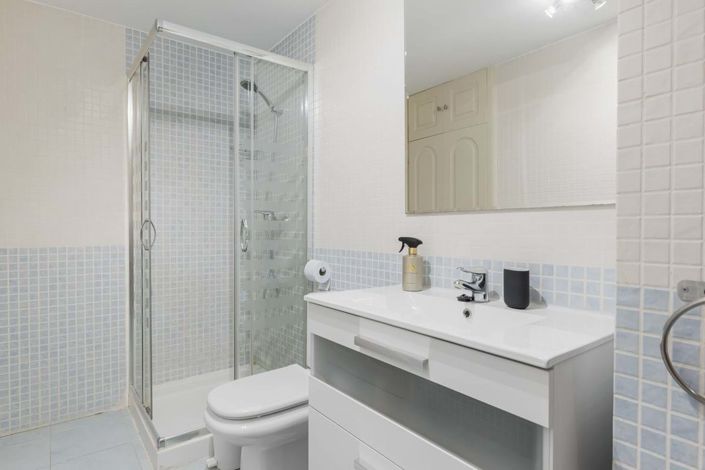 Image No.38-4 Bed Townhouse for sale