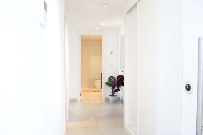 Image No.21-3 Bed Apartment for sale