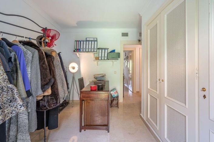 Image No.10-3 Bed Apartment for sale