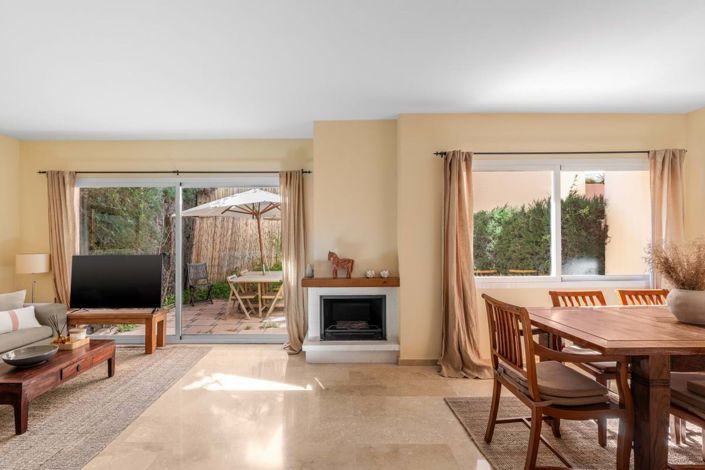 Image No.1-4 Bed Townhouse for sale