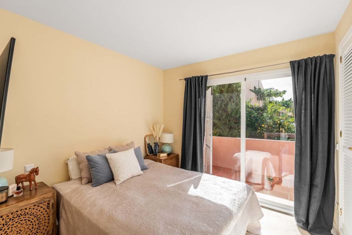 Image No.13-4 Bed Townhouse for sale