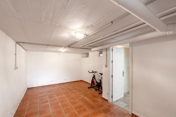 Image No.19-4 Bed Townhouse for sale