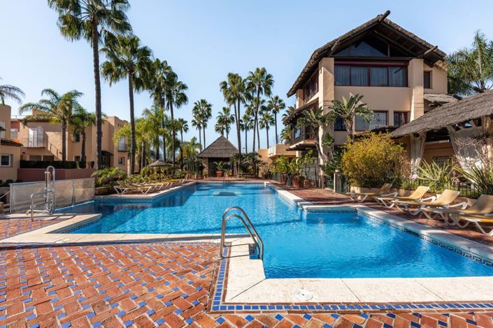 Image No.22-4 Bed Townhouse for sale