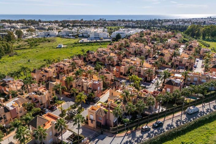 Image No.29-4 Bed Townhouse for sale