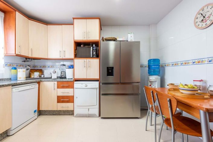 Image No.10-4 Bed Townhouse for sale