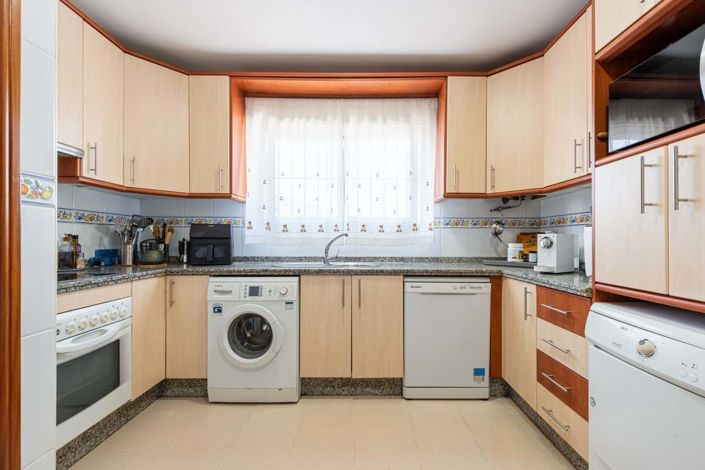 Image No.9-4 Bed Townhouse for sale