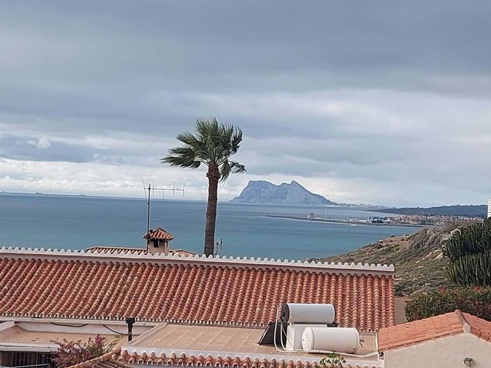 Image No.2-4 Bed Villa for sale