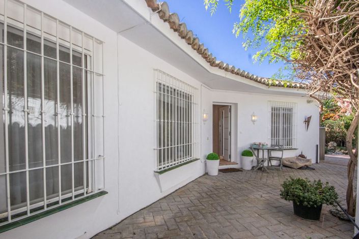 Image No.29-3 Bed Villa for sale