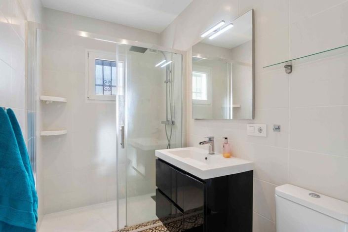 Image No.18-2 Bed Villa for sale