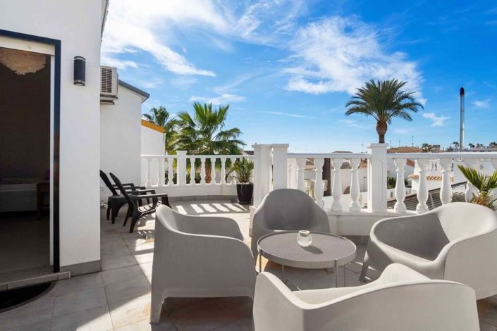 Image No.20-2 Bed Villa for sale