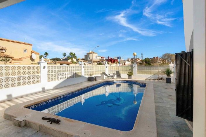 Image No.24-2 Bed Villa for sale