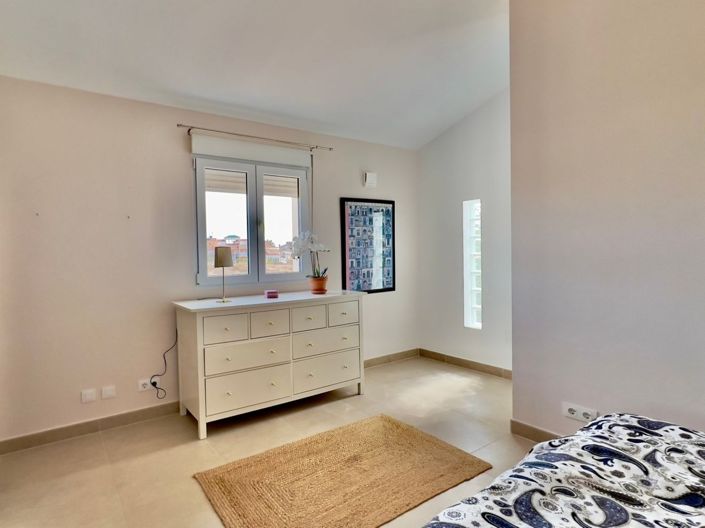 Image No.29-2 Bed Villa for sale