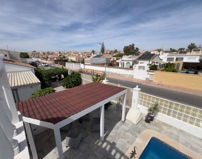 Image No.35-2 Bed Villa for sale