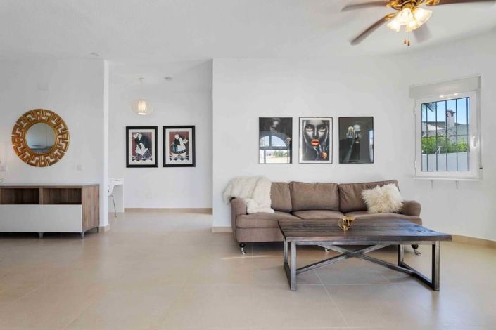 Image No.4-2 Bed Villa for sale