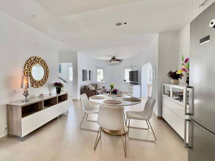 Image No.7-2 Bed Villa for sale