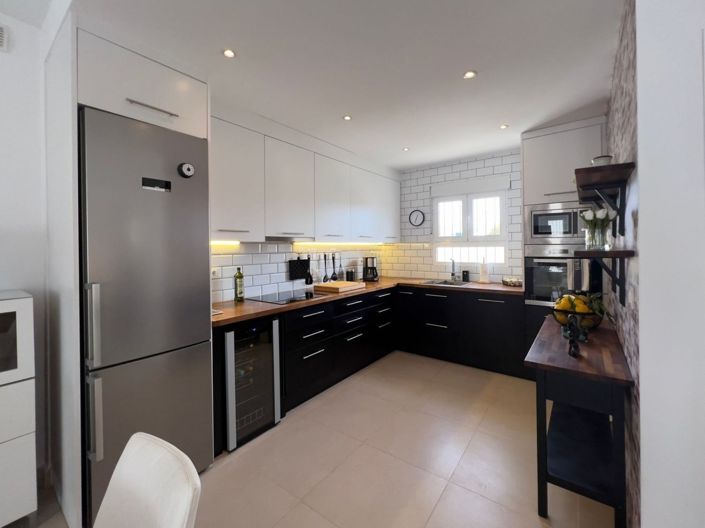 Image No.9-2 Bed Villa for sale