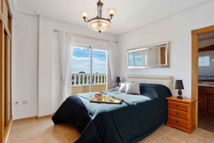 Image No.15-5 Bed Villa for sale