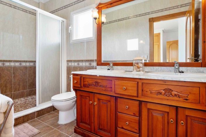 Image No.17-5 Bed Villa for sale