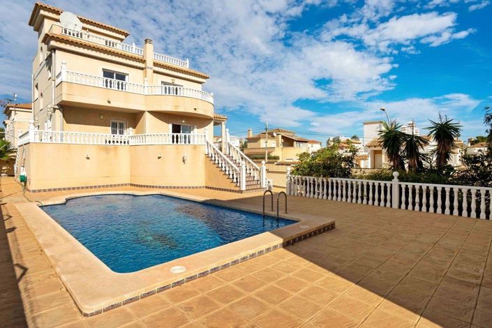 Image No.23-5 Bed Villa for sale