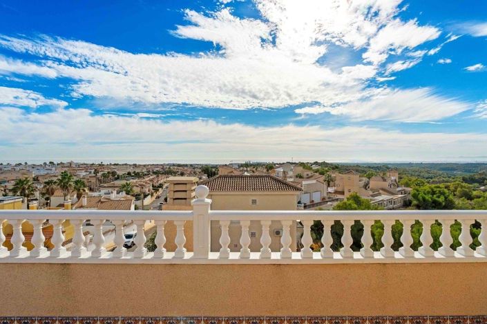 Image No.8-5 Bed Villa for sale