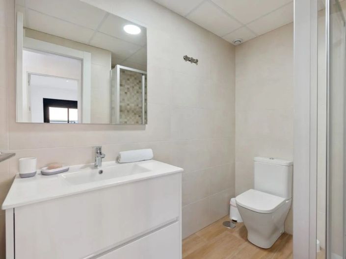 Image No.13-3 Bed Townhouse for sale