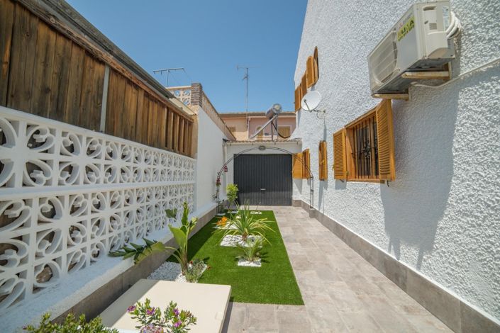 Image No.4-Villa de 4 chambres à vendre à Los Alcázares