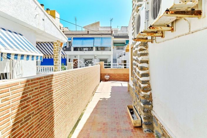 Image No.8-3 Bed Villa for sale