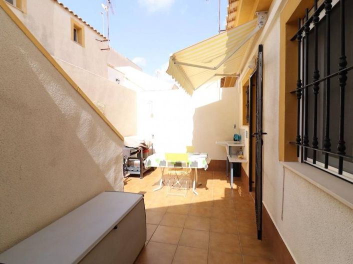 Image No.17-3 Bed Townhouse for sale