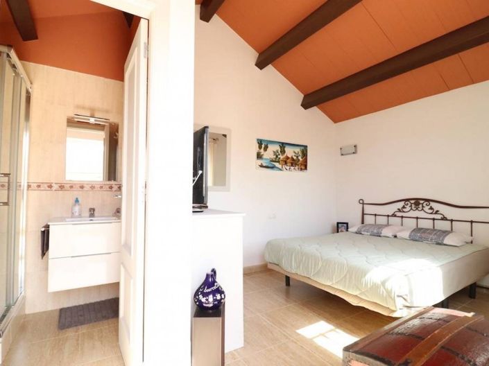 Image No.22-3 Bed Townhouse for sale