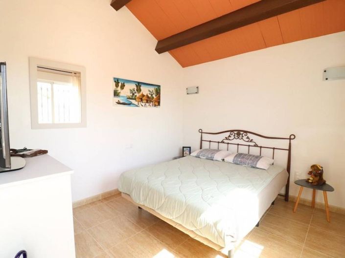 Image No.23-3 Bed Townhouse for sale